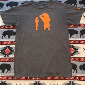 Yeti Brand MENS T- Shirt size M gray